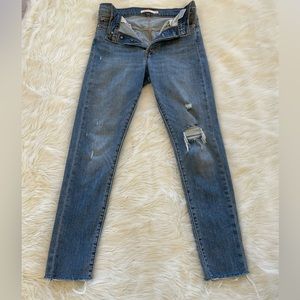 Levi wedge skinny size 27